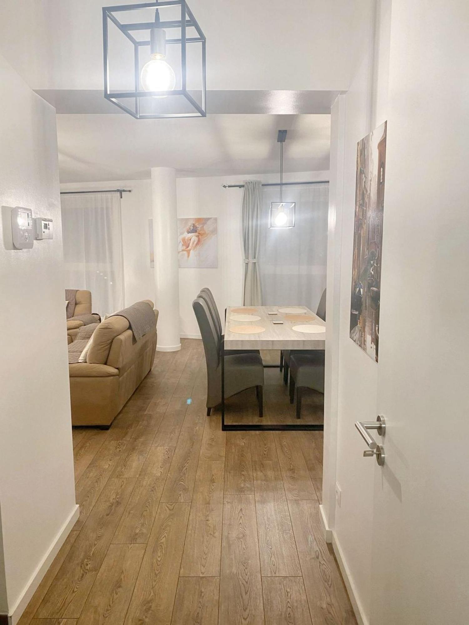 Modern Apartment In Cureghem Anderlecht 134 M² + Terrace ブリュッセル エクステリア 写真