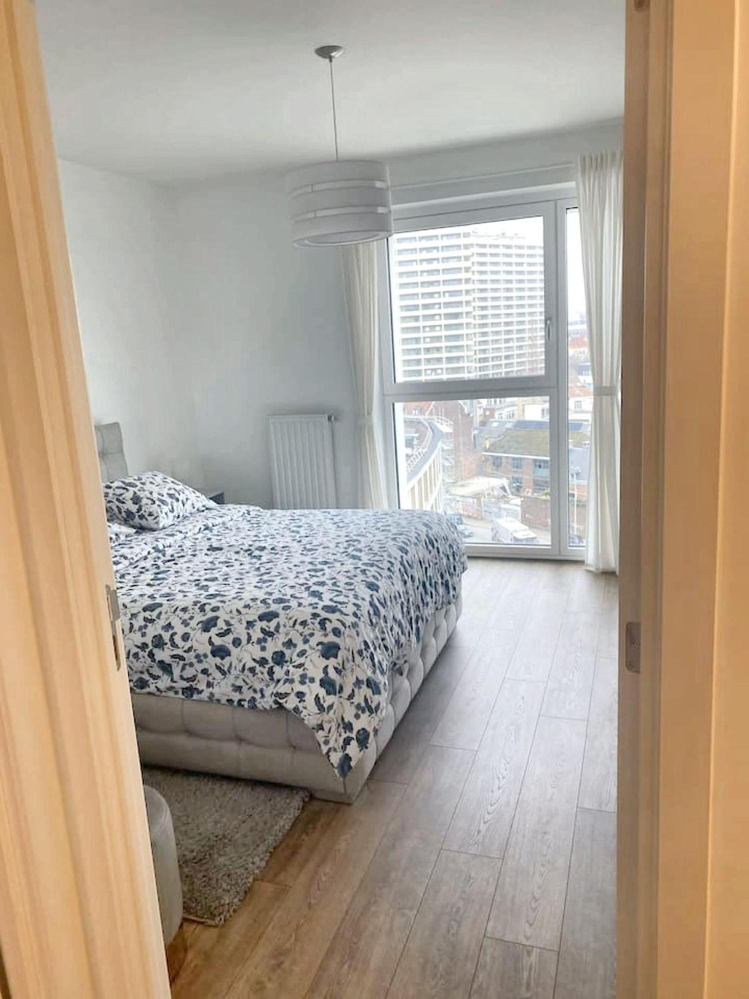 Modern Apartment In Cureghem Anderlecht 134 M² + Terrace ブリュッセル エクステリア 写真