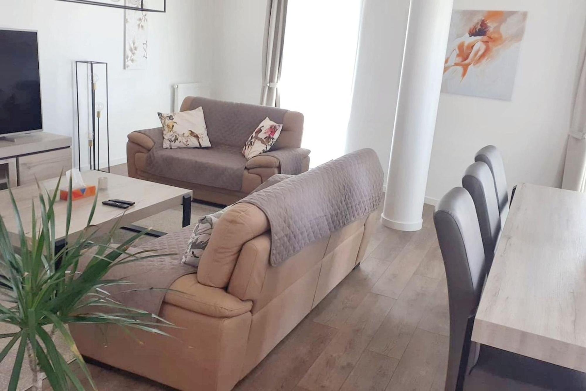 Modern Apartment In Cureghem Anderlecht 134 M² + Terrace ブリュッセル エクステリア 写真